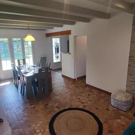 بيت للعطل Maison A 8 Min A Pied De La Avec Jardin Clos Et Ombrage سا جورج دوليه