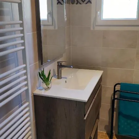 بيت للعطل Maison A 8 Min A Pied De La Avec Jardin Clos Et Ombrage سا جورج دوليه