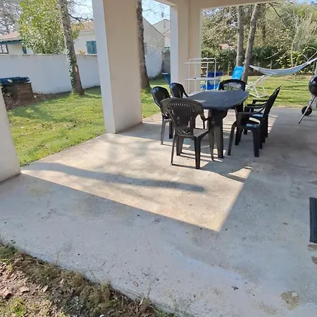 Maison A 8 Min A Pied De La Avec Jardin Clos Et Ombrage * سا جورج دوليه
