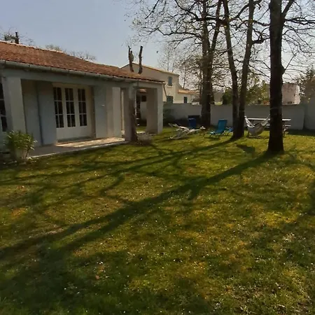 Maison A 8 Min A Pied De La Avec Jardin Clos Et Ombrage * سا جورج دوليه