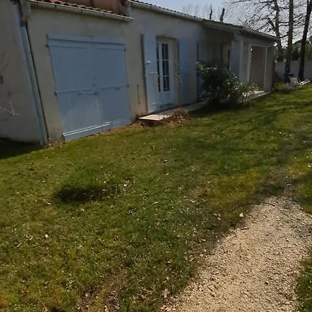 Maison A 8 Min A Pied De La Avec Jardin Clos Et Ombrage بيت للعطل *