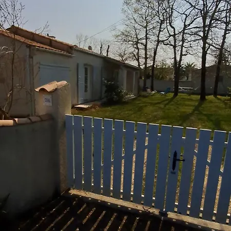 Maison A 8 Min A Pied De La Avec Jardin Clos Et Ombrage