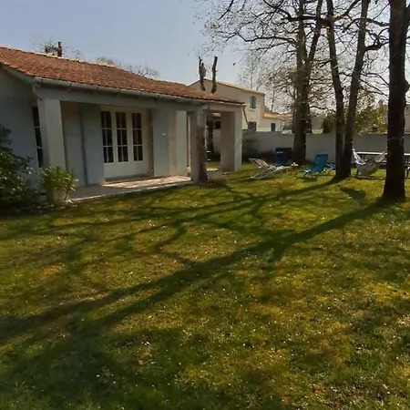 Maison A 8 Min A Pied De La Avec Jardin Clos Et Ombrage سا جورج دوليه