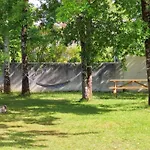 Maison A 8 Min A Pied De La Avec Jardin Clos Et Ombrage