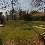 Maison A 8 Min A Pied De La Avec Jardin Clos Et Ombrage Ferienhaus *