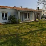 Ferienhaus Maison A 8 Min A Pied De La Avec Jardin Clos Et Ombrage