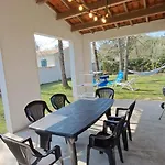 Maison A 8 Min A Pied De La Avec Jardin Clos Et Ombrage Ferienhaus *