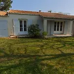 Ferienhaus Maison A 8 Min A Pied De La Avec Jardin Clos Et Ombrage *