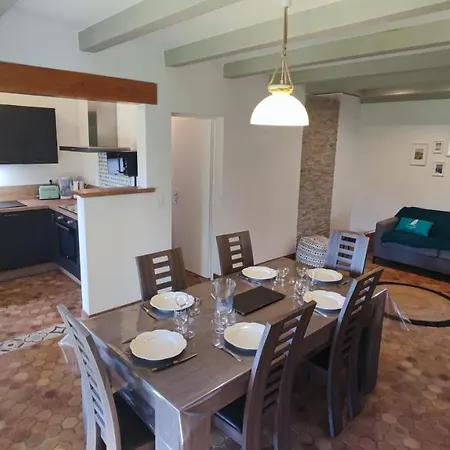 Maison A 8 Min A Pied De La Avec Jardin Clos Et Ombrage *