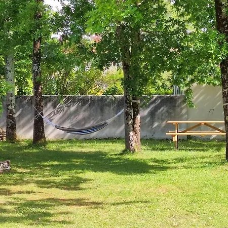 Maison A 8 Min A Pied De La Avec Jardin Clos Et Ombrage