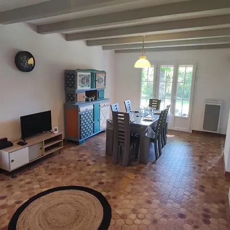 Maison A 8 Min A Pied De La Avec Jardin Clos Et Ombrage *