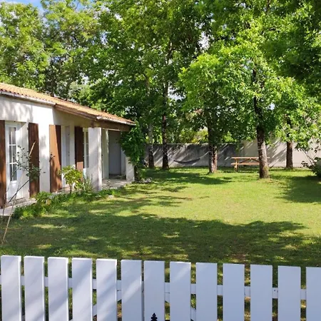 Semesterbostad Maison A 8 Min A Pied De La Avec Jardin Clos Et Ombrage Saint-Georges-d'Oleron
