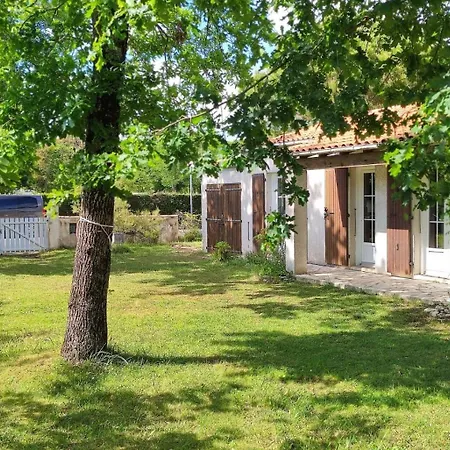 Maison A 8 Min A Pied De La Avec Jardin Clos Et Ombrage