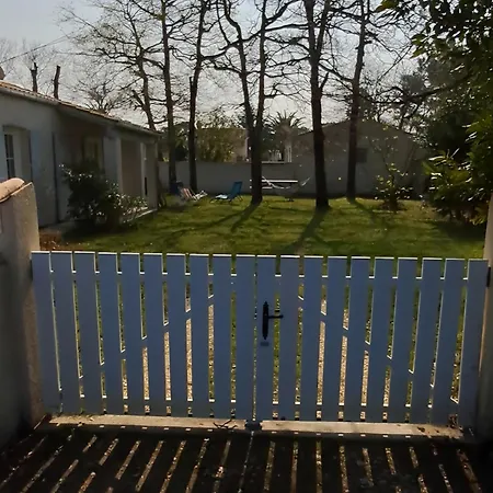 Vakantiehuis Maison A 8 Min A Pied De La Avec Jardin Clos Et Ombrage *