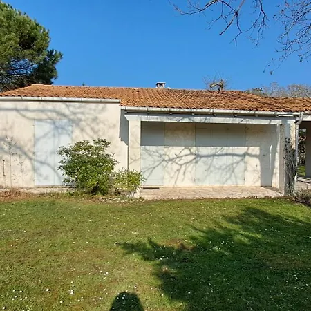 Vakantiehuis Maison A 8 Min A Pied De La Avec Jardin Clos Et Ombrage